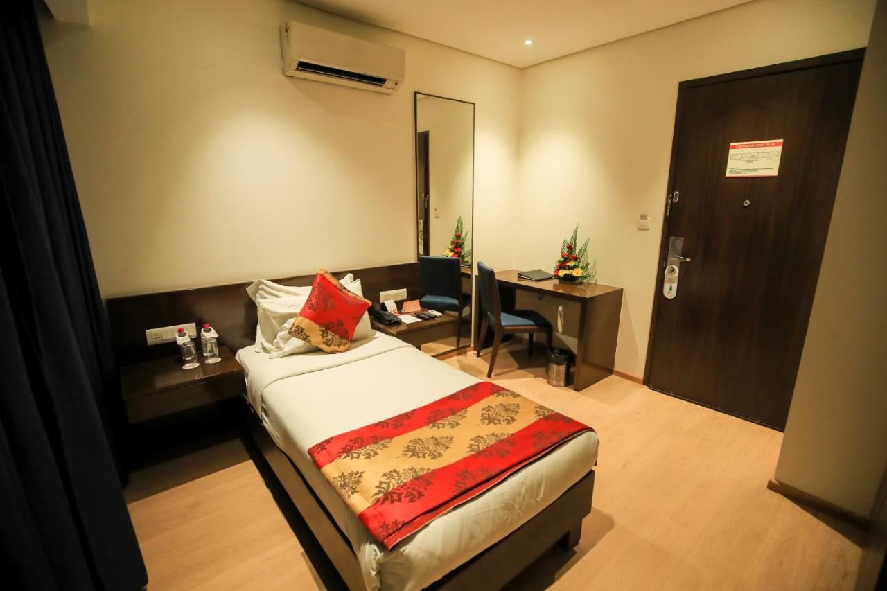 Hotel German Palace Near To Airport Gandhinagar Exterior foto